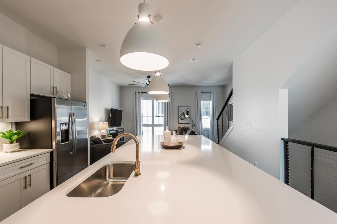 Brand New 4 Bedroom 4Bath Townhome With Amazing Rooftop! Nashville Extérieur photo